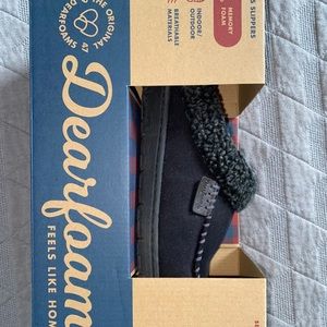 Dearfoam Men’s slippers size 11-12 NEVER WORN